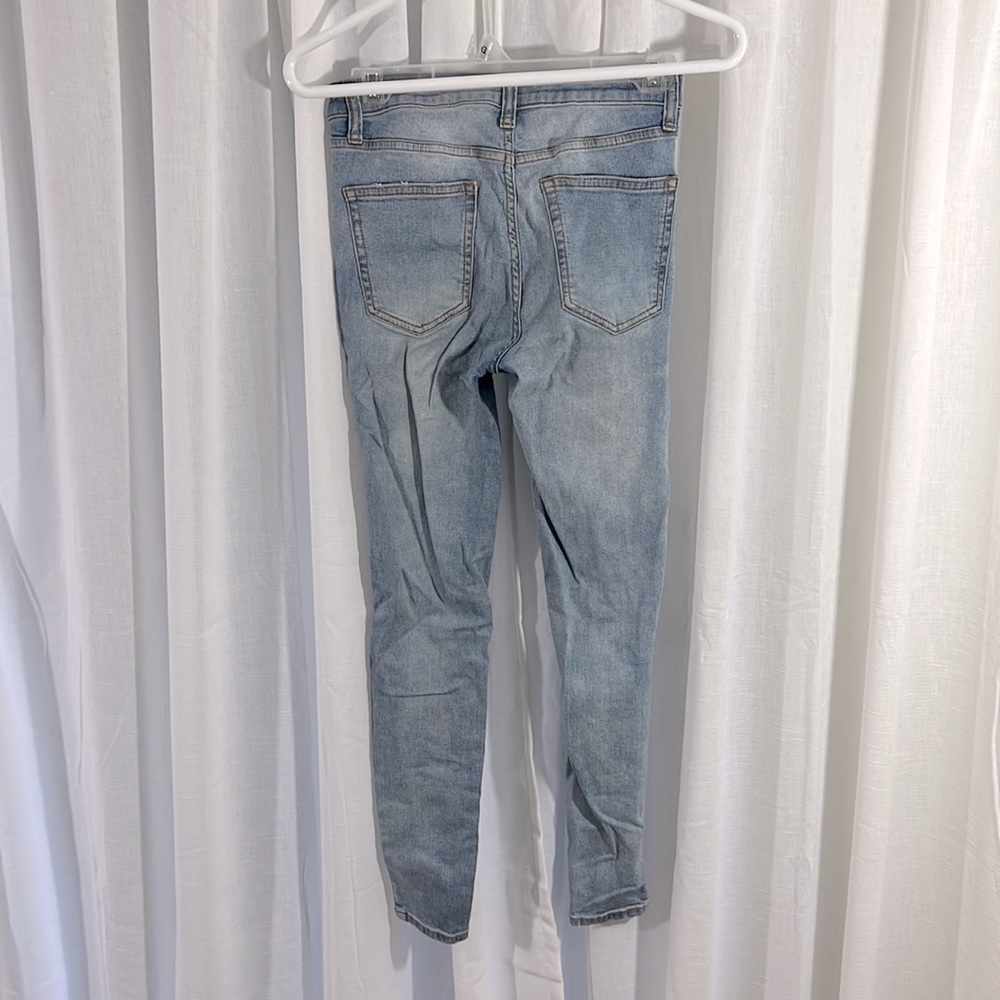 Womens size 2 Wild Fable High Waist Distressed Knee Skinny Jeans - Picture 5 of 8